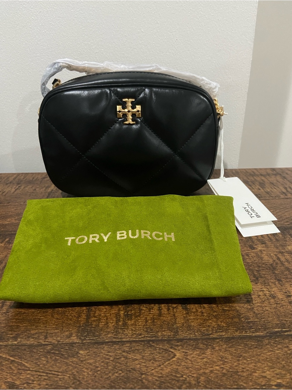 Tory Burch KIRA DIAMOND QUILTED CAMERA BAG in Black